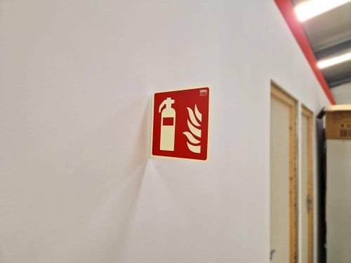 Fire extinguisher double-sided perpendicular sign 15x15 cm, backlight, wall mountable