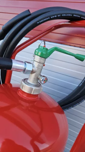 MAXFIRE GREEN 50 Liter fahrbarer Schaum-Feuerlöscher – Brandklasse A, IVB
