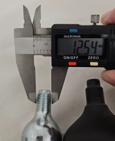 CO2 propellant bottle 1/2" UNF 20g