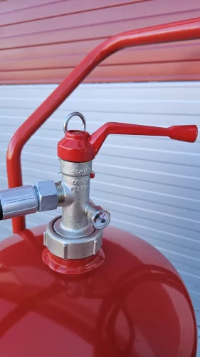 MAXFIRE UNI XL 50 kg-os ABC porral oltó, poroltó szállítható tűzoltó készülék A IVB C 